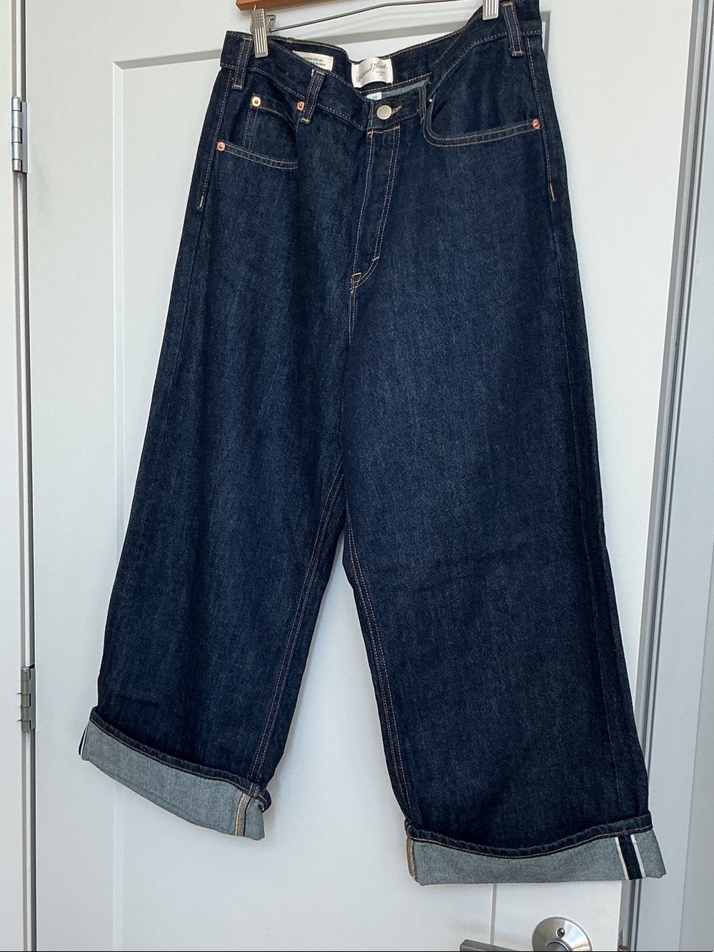 Universal Thread Women's Dark Blue Wide-Leg Relaxed Jeans